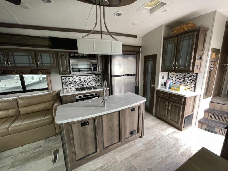 2018 Keystone Montana 3130RE, $ 39,990