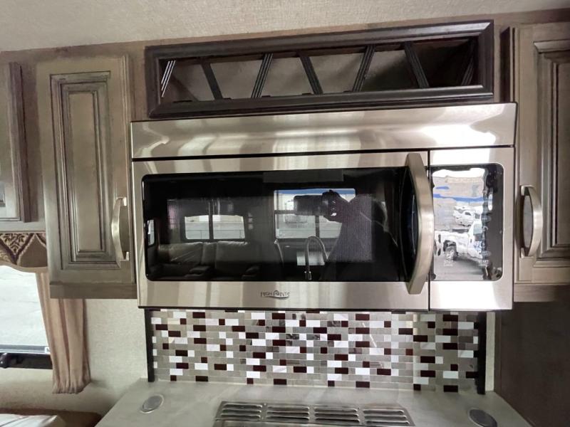 2018 Keystone Montana 3130RE, $ 39,990