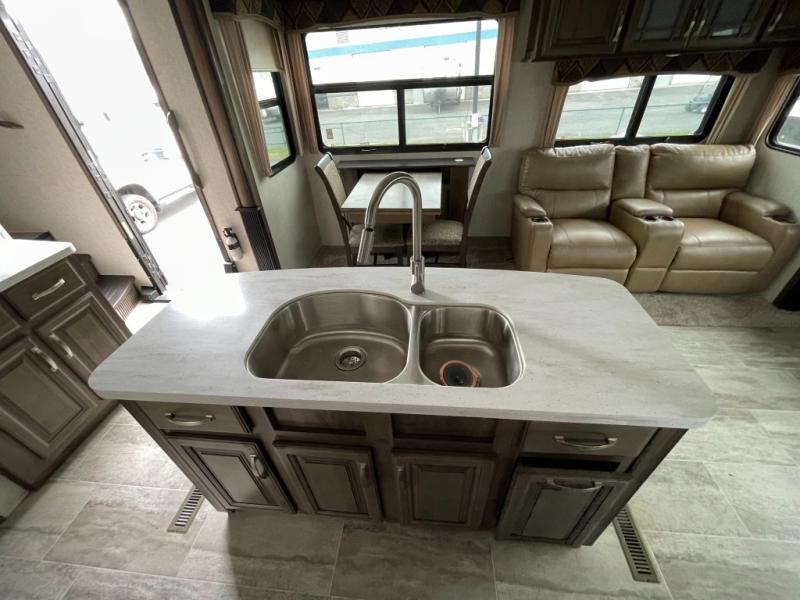 2018 Keystone Montana 3130RE, $ 39,990