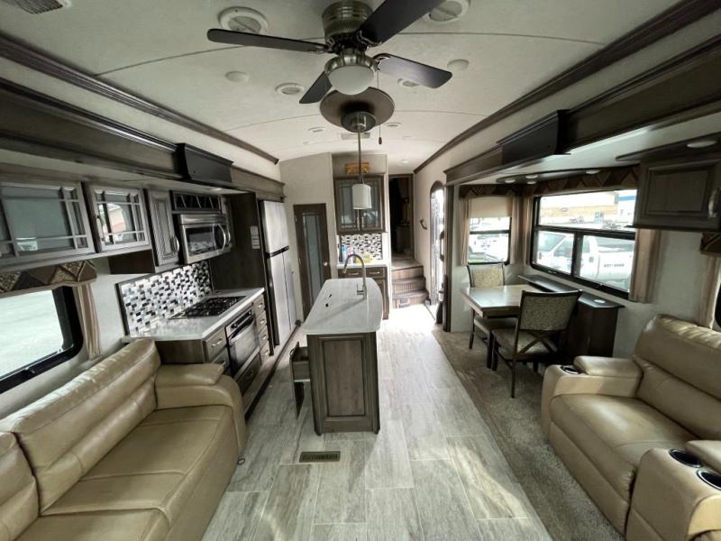 2018 Keystone Montana 3130RE, $ 39,990