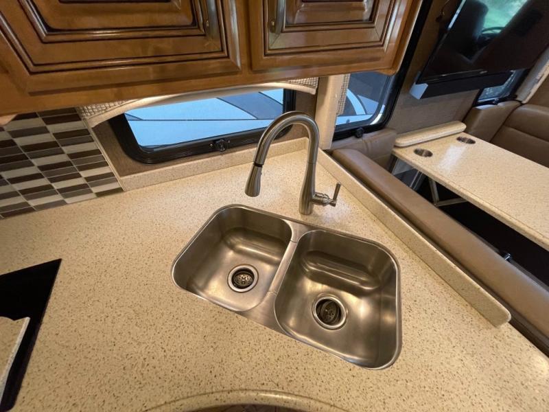 2019 Thor Motor Coach Palazzo 33.2, $ 99,990