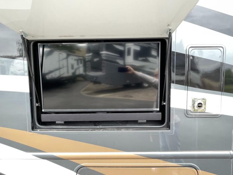 2019 Thor Motor Coach Palazzo 33.2, $ 99,990