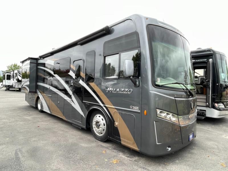 2019 Thor Motor Coach Palazzo 33.2, $ 99,990