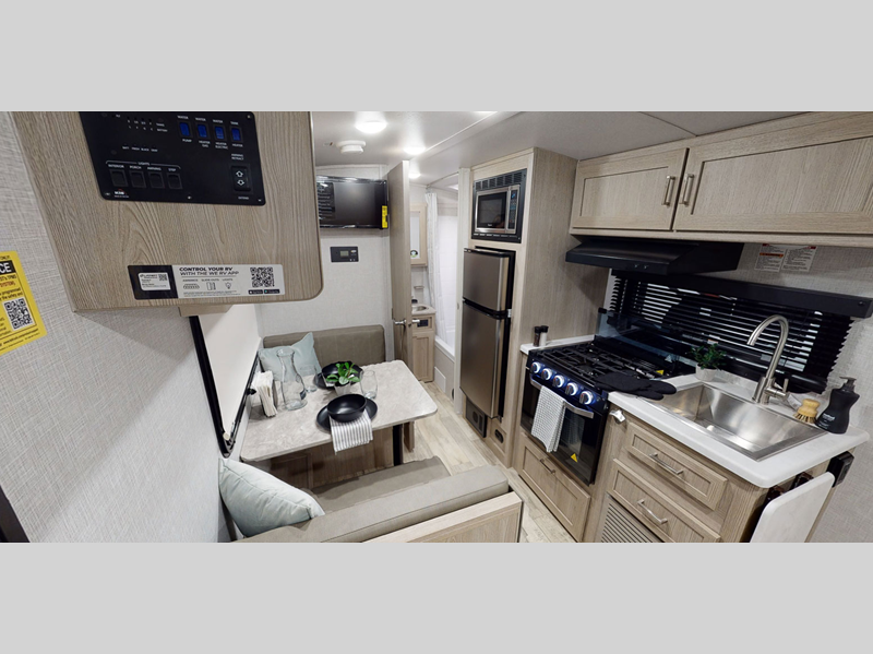 2023 Forest River Rockwood Geo Pro G19FD, $ 22,998