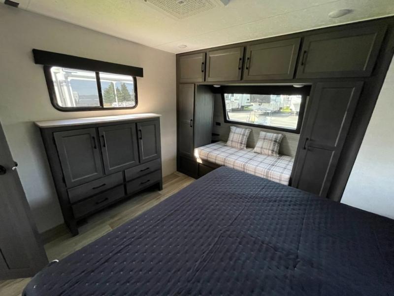 2025 Venture SportTrek ST292VBH, $ 44,998