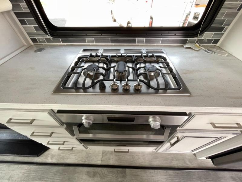 2020 Keystone Montana 3120RL, $ 49,990