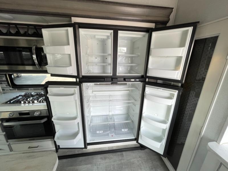 2020 Keystone Montana 3120RL, $ 49,990