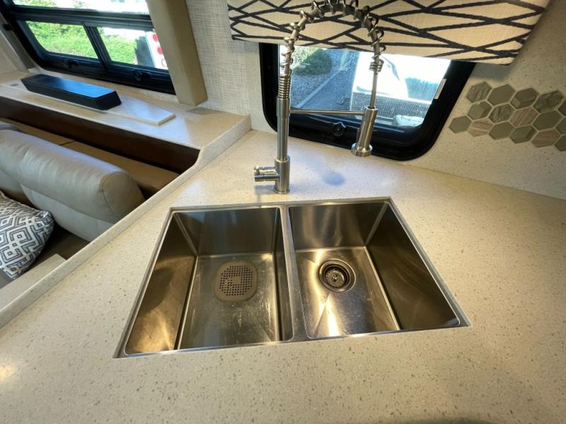 2022 Newmar Bay Star 3626, $ 139,990