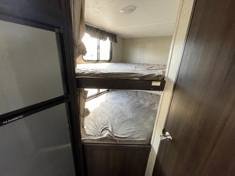 2017 Keystone Springdale (East) 240BH, $ 19,998
