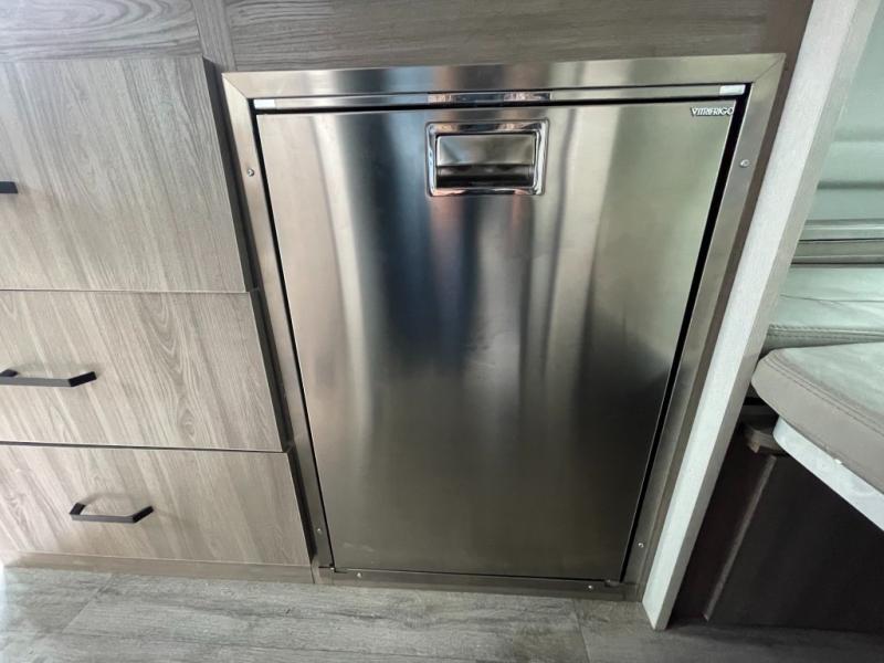 2024 Thor Motor Coach Dazzle 2JB, $ 99,990