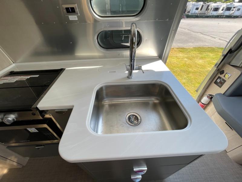 2024 Airstream Globetrotter 25FB, $ 89,998