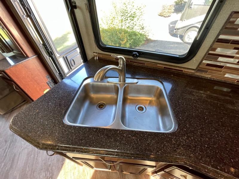 2017 Fleetwood Pace Arrow® 36U, $ 124,990