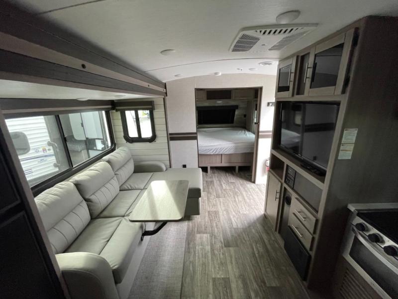2022 CrossRoads Sunset Trail Super Lite SS222RB, $ 29,990