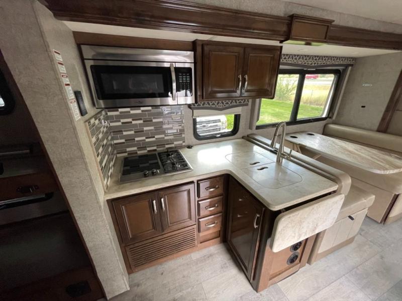 2020 Thor Motor Coach Omni Super C BB35, $ 99,990