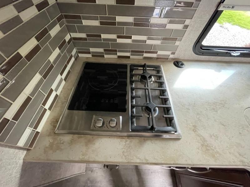 2020 Thor Motor Coach Omni Super C BB35, $ 99,990
