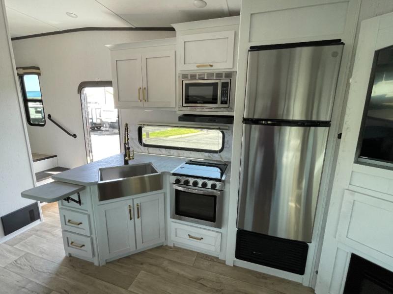 2023 Dutchmen Astoria Fifth Wheel 1500 2503REF, $ 47,990