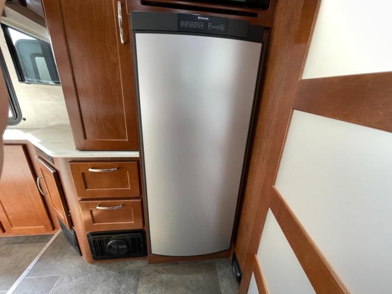 2018 Pleasure-Way Plateau XL MB, $ 99,998