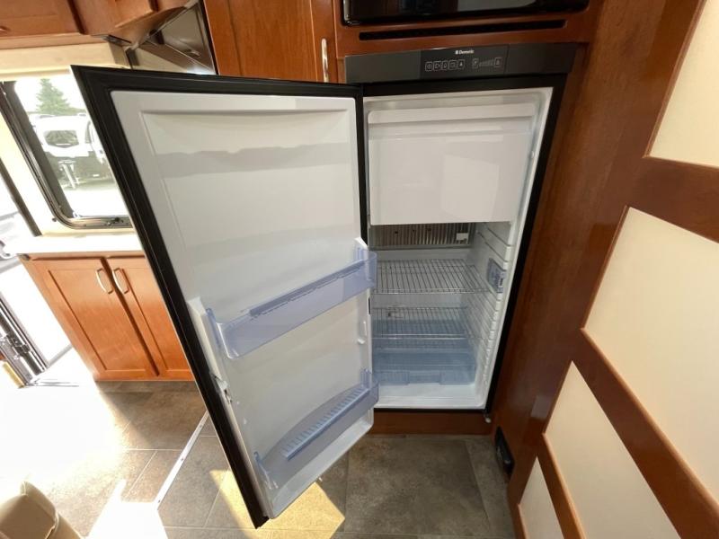 2018 Pleasure-Way Plateau XL MB, $ 99,998