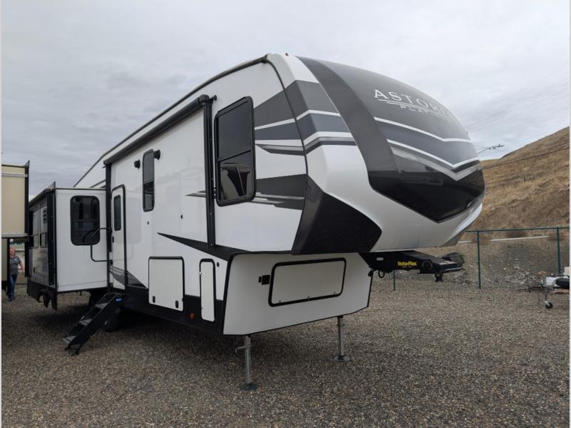 2021 Dutchmen Astoria Fifth Wheel Platinum 3173RLP, $ 49,990