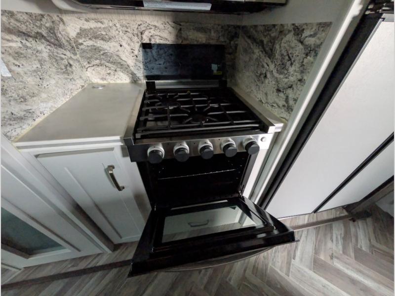 2021 Dutchmen Astoria Fifth Wheel Platinum 3173RLP, $ 49,990