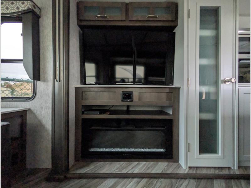 2021 Dutchmen Astoria Fifth Wheel Platinum 3173RLP, $ 49,990