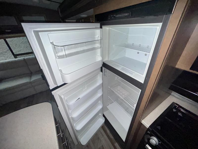 2019 Keystone Cougar Half-Ton (East) 32RLI, $ 34,995