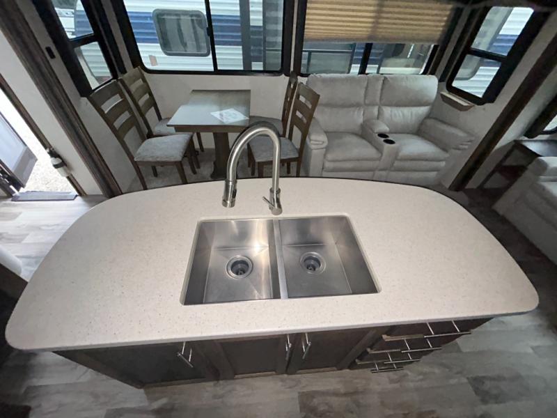 2019 Keystone Cougar Half-Ton (East) 32RLI, $ 34,995