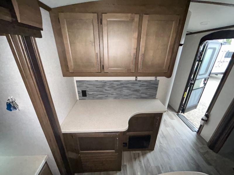 2019 Keystone Cougar Half-Ton (East) 32RLI, $ 34,995
