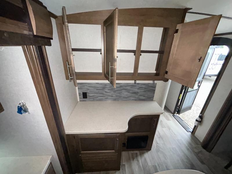 2019 Keystone Cougar Half-Ton (East) 32RLI, $ 34,995