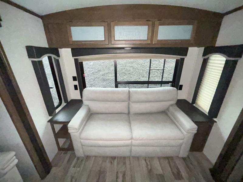 2019 Keystone Cougar Half-Ton (East) 32RLI, $ 34,995