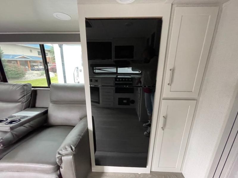 2025 Keystone Cougar Half-Ton (Travel Trailer) 25R, $ 39,998
