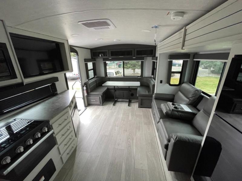 2025 Keystone Cougar Half-Ton (Travel Trailer) 25R, $ 39,998
