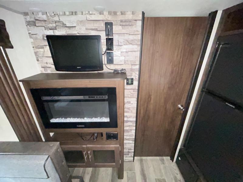 2020 Forest River Cherokee Grey Wolf 23MK, $ 19,995