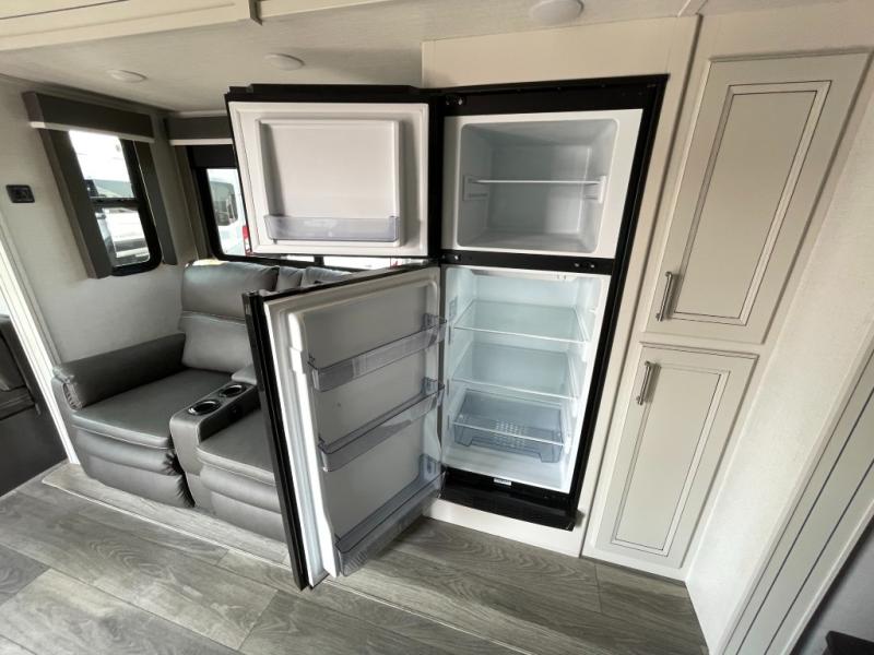 2024 Keystone Cougar Half-Ton (Fifth Wheel) 24RDS, $ 44,990