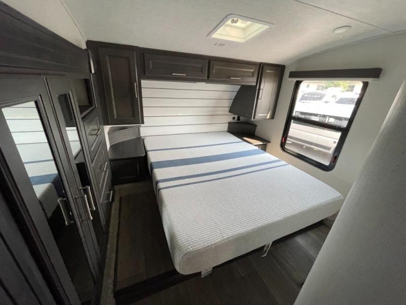 2024 Keystone Cougar Half-Ton (Fifth Wheel) 24RDS, $ 44,990