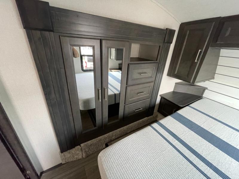 2024 Keystone Cougar Half-Ton (Fifth Wheel) 24RDS, $ 44,990