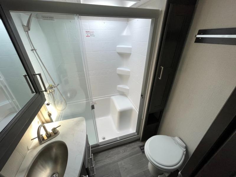 2024 Keystone Cougar Half-Ton (Fifth Wheel) 24RDS, $ 44,990
