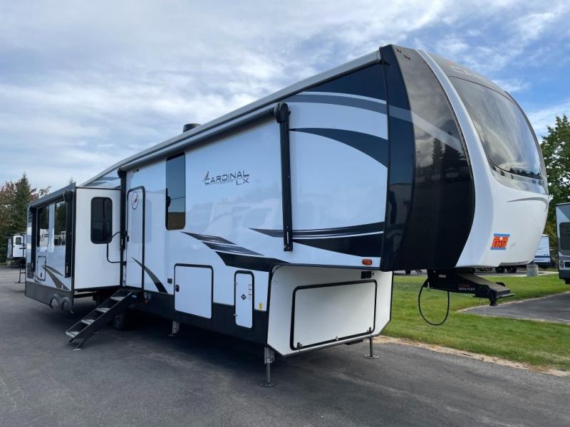 2022 Forest River Cardinal Luxury 390FBX, $ 64,990