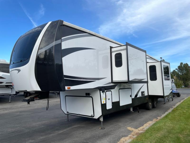 2022 Forest River Cardinal Luxury 390FBX, $ 64,990