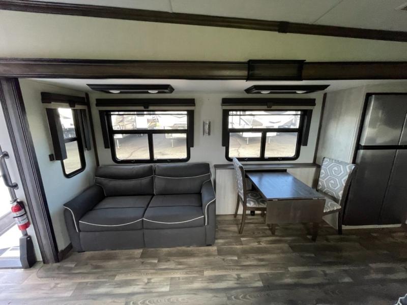 2022 Forest River Cardinal Luxury 390FBX, $ 64,990