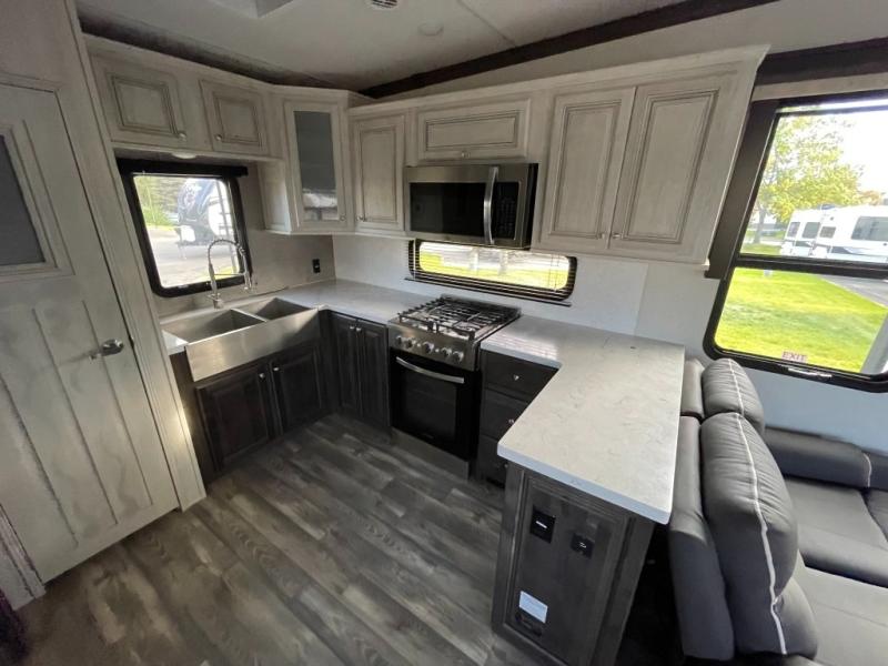 2022 Forest River Cardinal Luxury 390FBX, $ 64,990