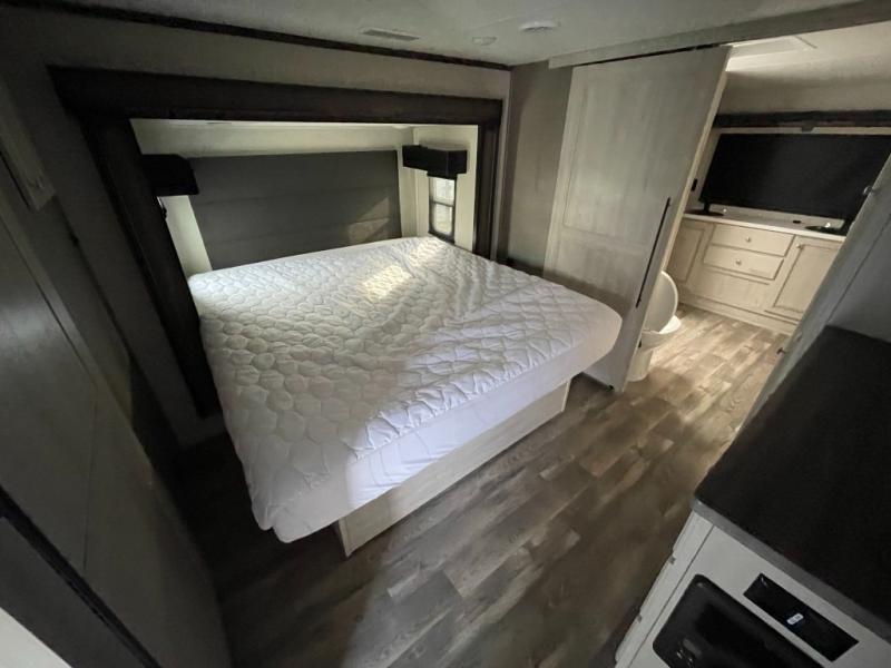 2022 Forest River Cardinal Luxury 390FBX, $ 64,990