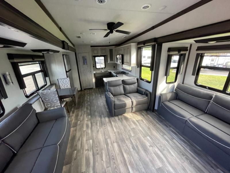 2022 Forest River Cardinal Luxury 390FBX, $ 64,990