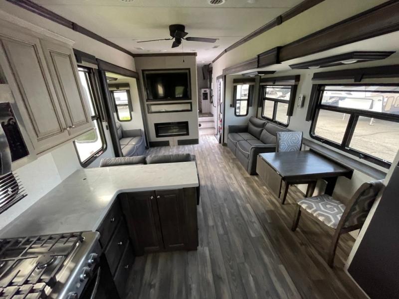 2022 Forest River Cardinal Luxury 390FBX, $ 64,990