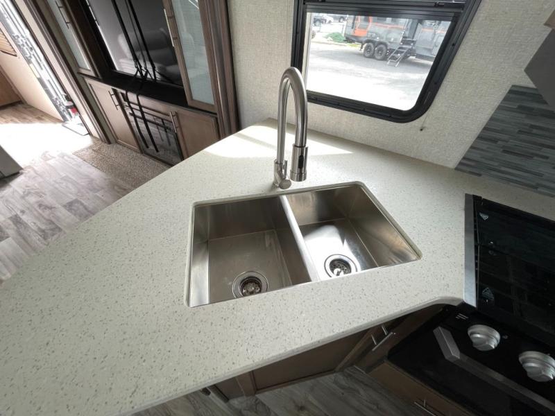 2019 Keystone Cougar Half-Ton (East) 33MLS, $ 39,990