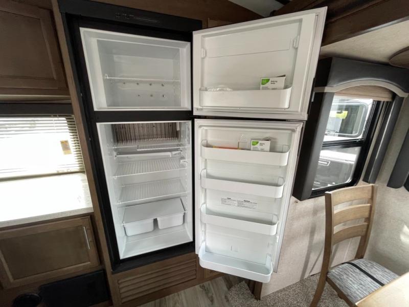 2019 Keystone Cougar Half-Ton (East) 33MLS, $ 39,990