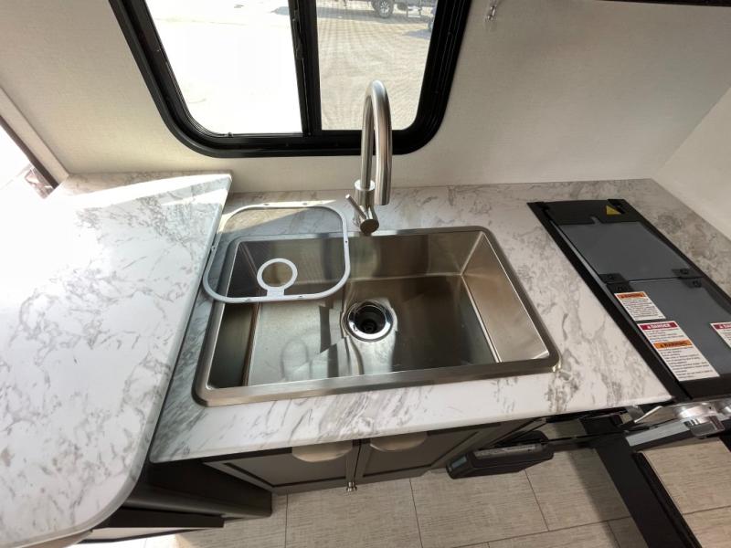 2027 Coachmen Leprechaun 210RSS Chevy 3500, $ 89,998