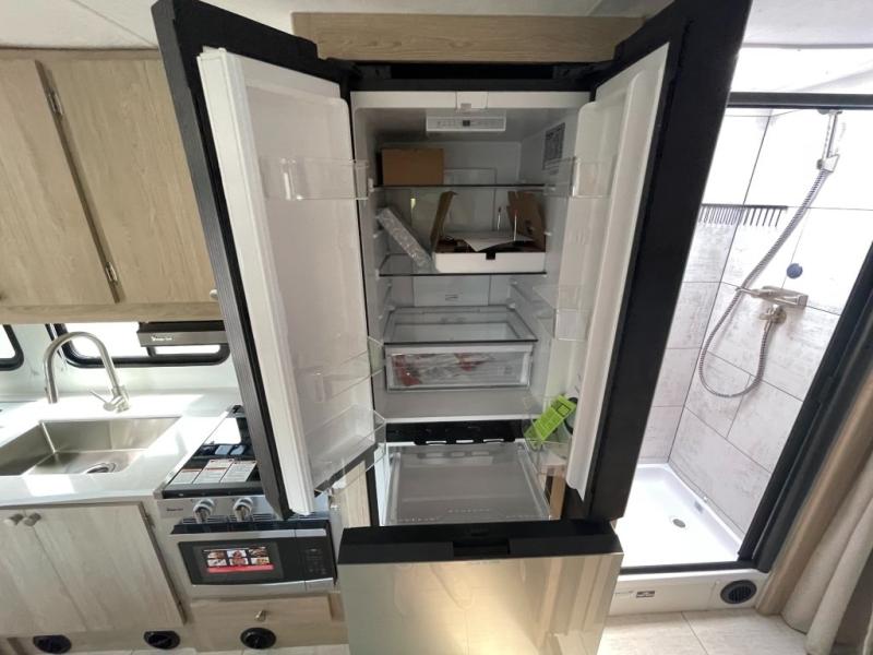 2027 Coachmen Leprechaun 319MB Ford 450, $ 139,990
