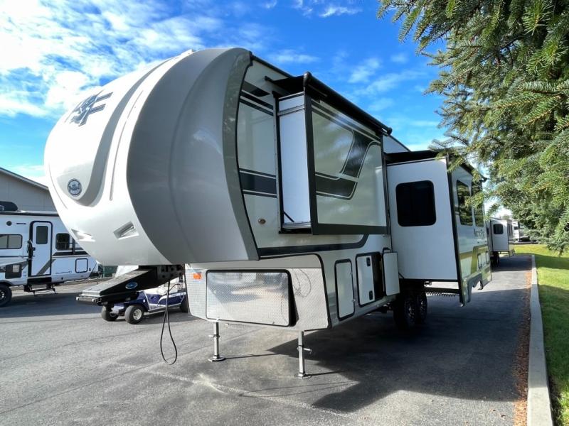 2027 Northwood Arctic Fox 275LE, $ 89,995
