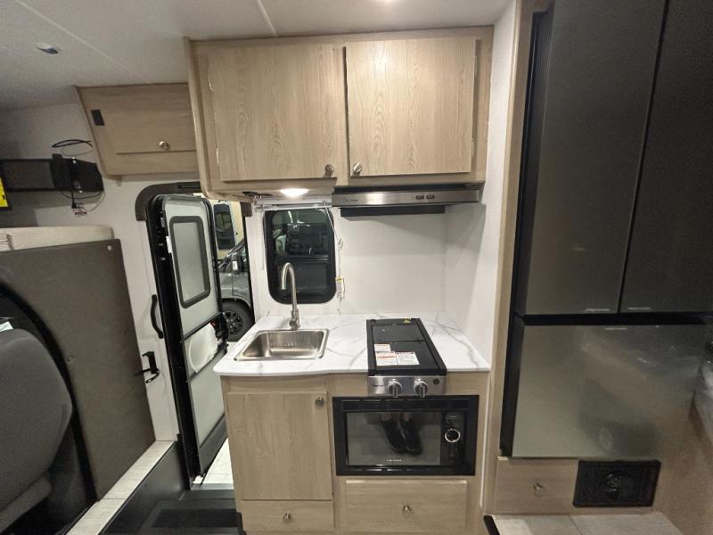 2027 Coachmen Leprechaun 210QSS Chevy 3500, $ 79,998